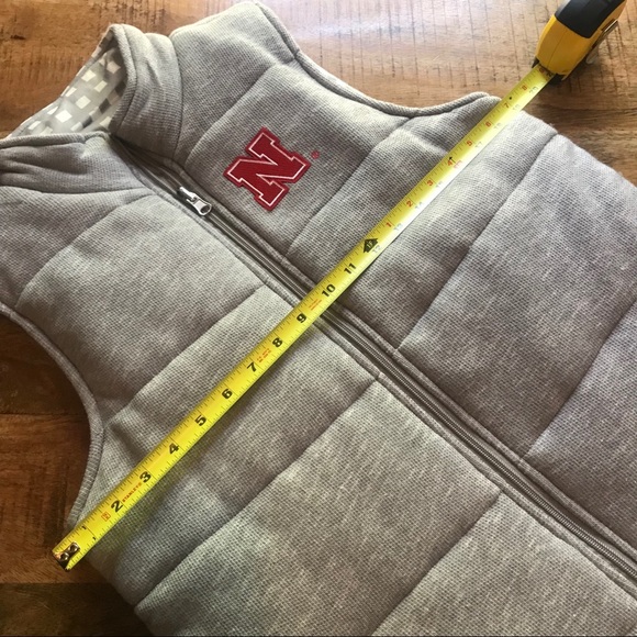 Nebraska cornhuskers N Gray puffy vest medium - Picture 4 of 7